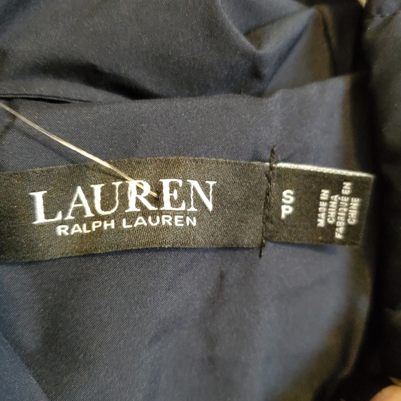 Lauren Ralph Lauren NWT. CHEVRON HOODED PUFF NAVY STRETCH VEST. SMALL - Picture 6 of 10